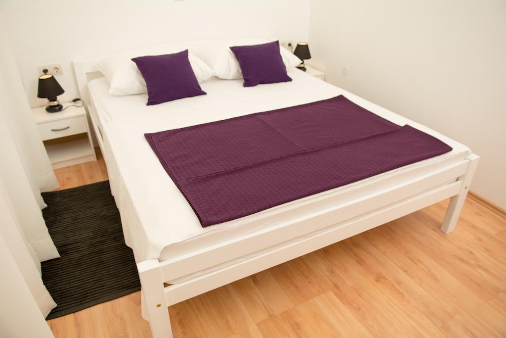 Room Placeforyou Dubrovnik Rum bild
